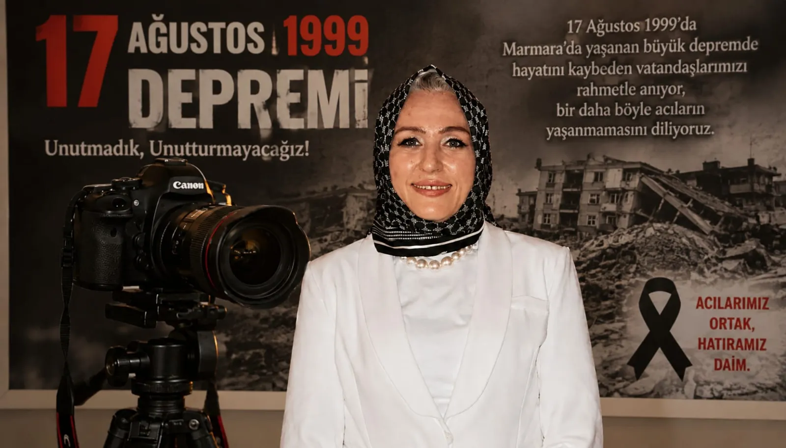 Aslı Çam'dan 17 Ağustos Mesajı
