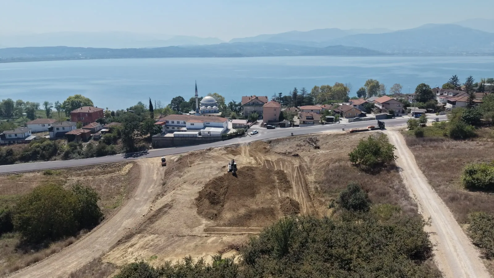 Serdivan'da Gençler İçin Yeni Futbol Sahası: Esentepe Mahallesi'ne Spor Desteği!