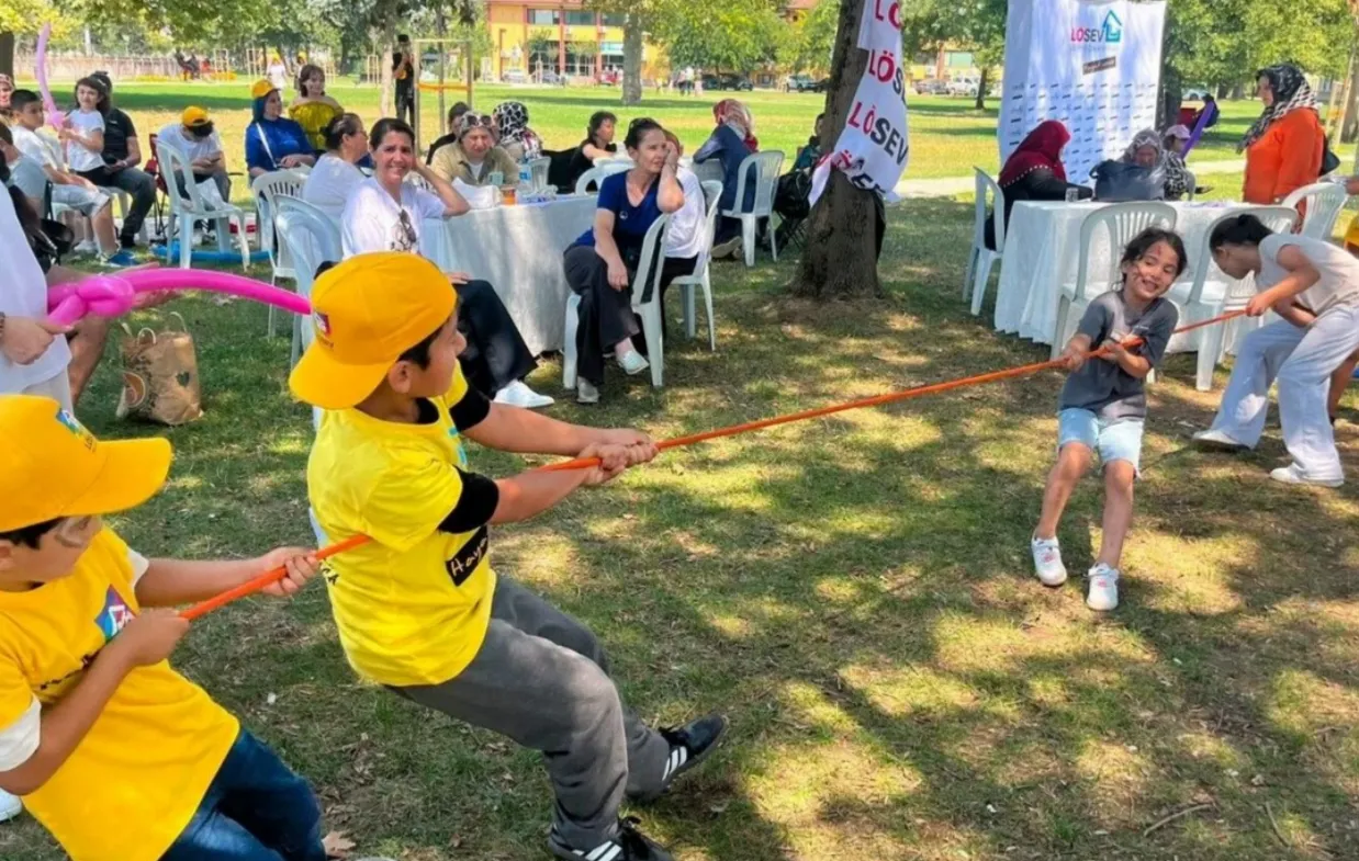 LÖSEV'den Sakarya'da büyük aile pikniği