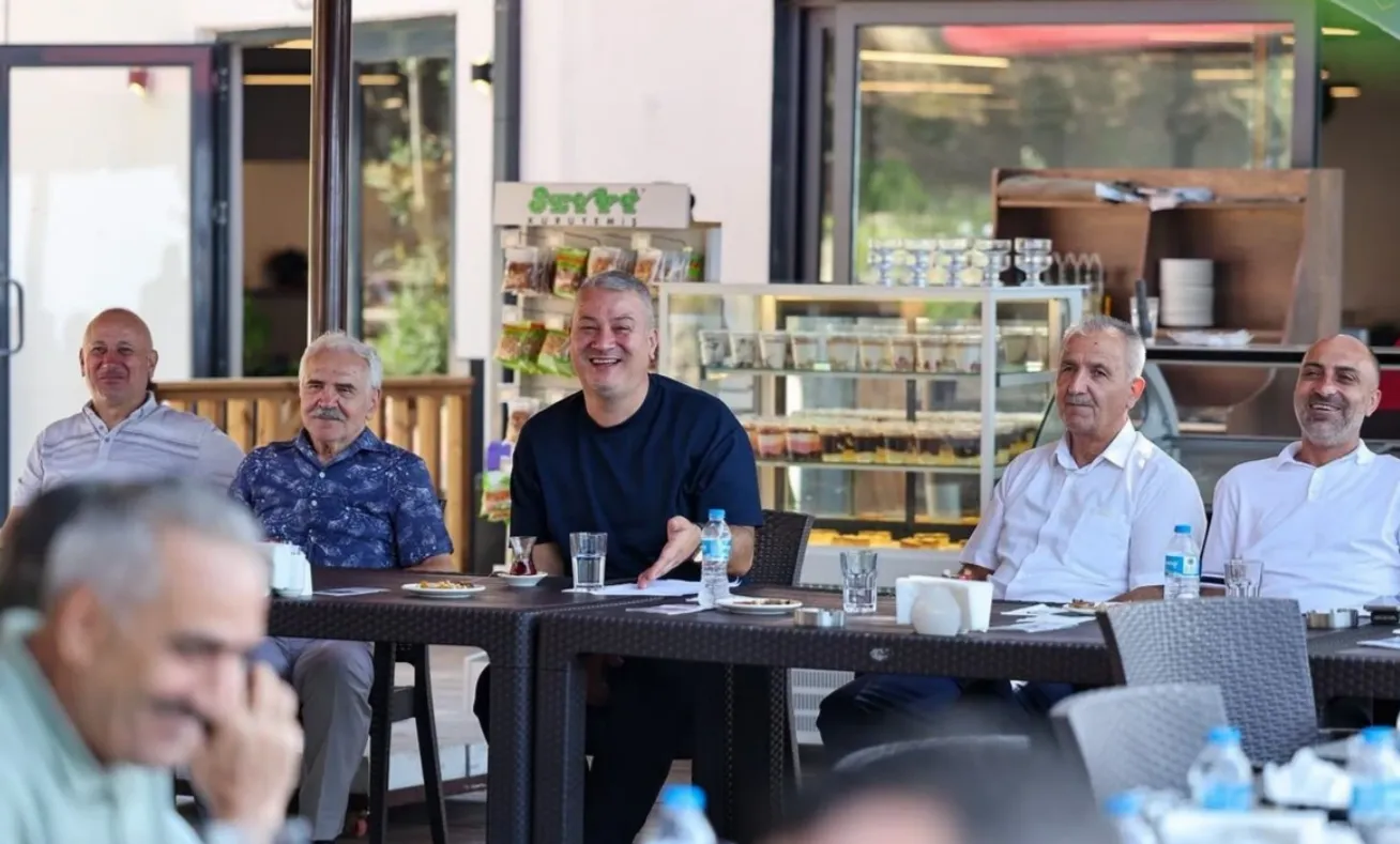 Başkan Çelik hemşehri dernekleriyle bir araya geldi